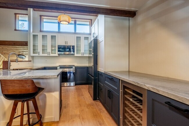 Photo - Spacious Snowcreek III Condo – Winter Rental