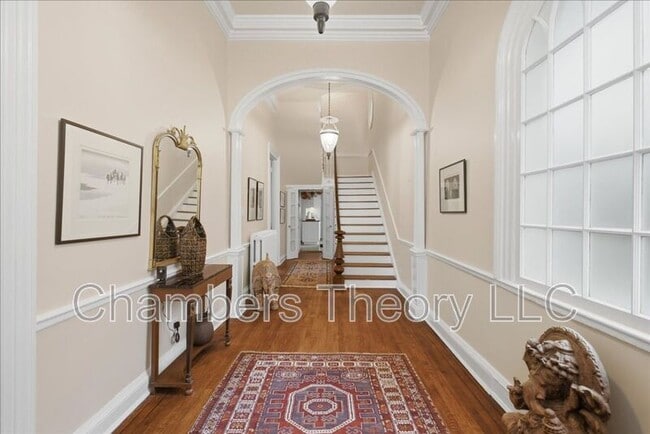 Photo - 404 Duke St