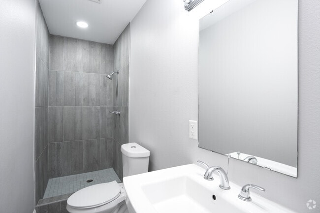 1BR, 1BA - 250SF - Bathroom