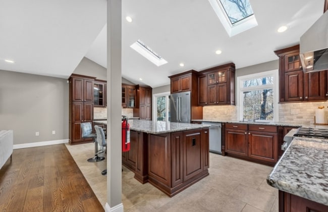 Photo - 2289 Brookside Dr