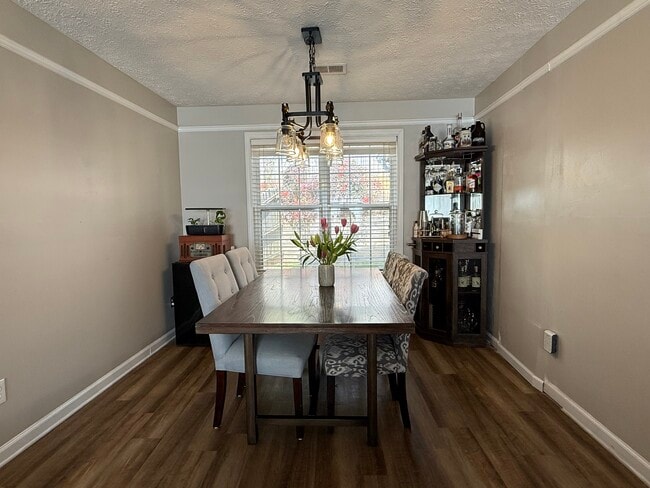 Photo - 2317 Kissing Tree Ln SE