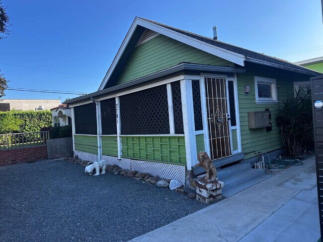 Photo - Newly Renovated 1BR/1BA – Modern, Bright & Private – 3783 (Unit) | North Park, San Diego (92104) Unidad #3783