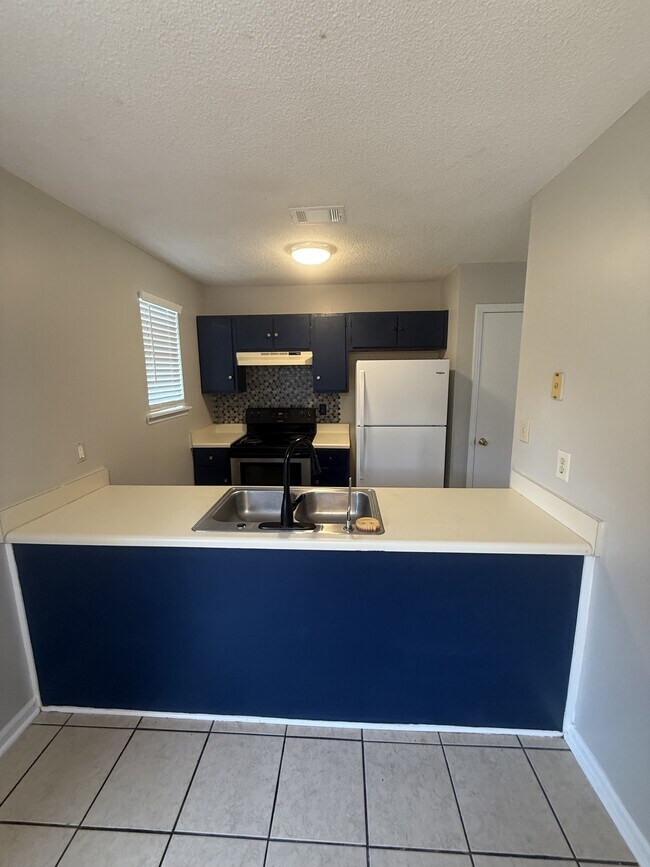 Photo - 109 Mauldon Ct
