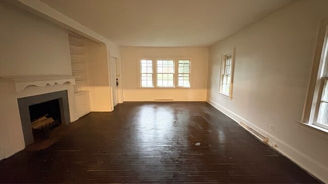 3037 Algonquin Pkwy