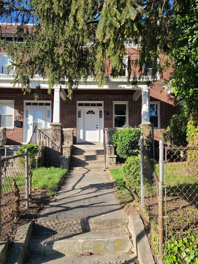 Building Photo - 531 Willow Ave Rental