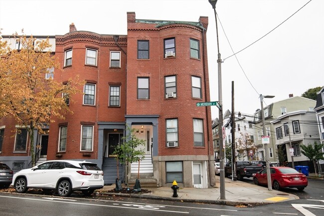 Building Photo - 6 Monmouth St Unit 202