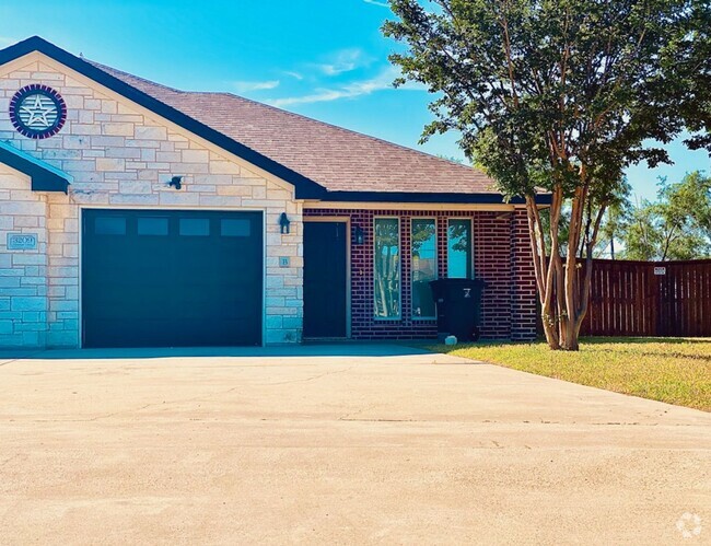 Building Photo - 3209 Lineage Loop Unit 3209 B Lineage Loop Rental