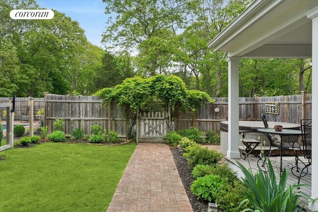 Photo - 21 Summit Blvd