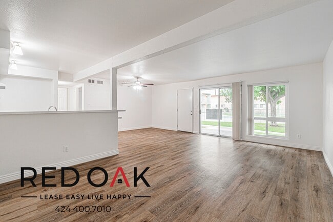 Building Photo - 855 S Citrus Ave Unit 95