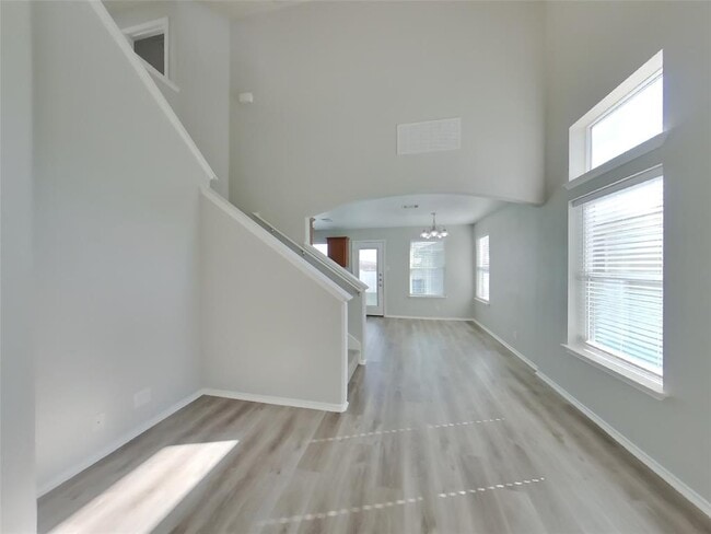 Photo - 18521 Mammoth Cave Blvd