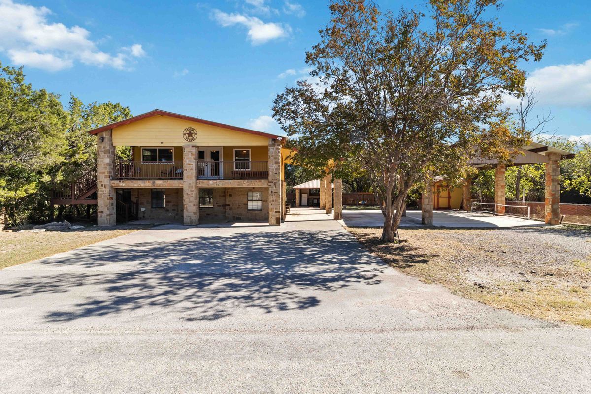 Photo - 2481 Lakeshore Dr
