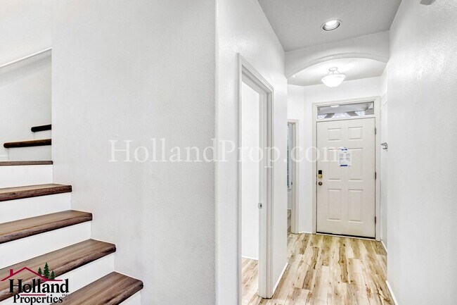 Photo - Impressive 4 bedroom home in Hillsboro