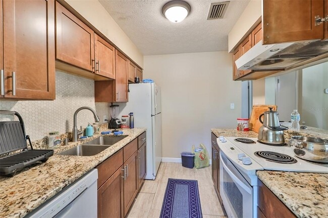 Photo - 103 N Kingsway Rd