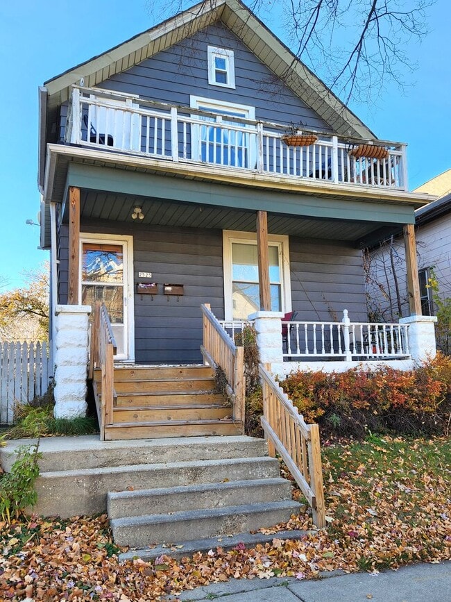 Building Photo - 2525 N Weil St Unit Lower