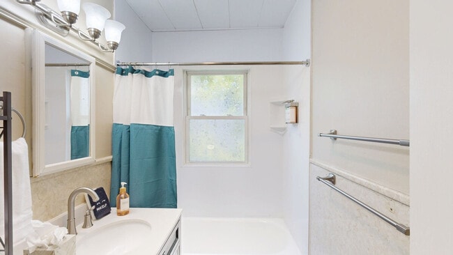 Photo - 128 1/2 Elm Street-SI ID1380181P Unit SI ID1380181P