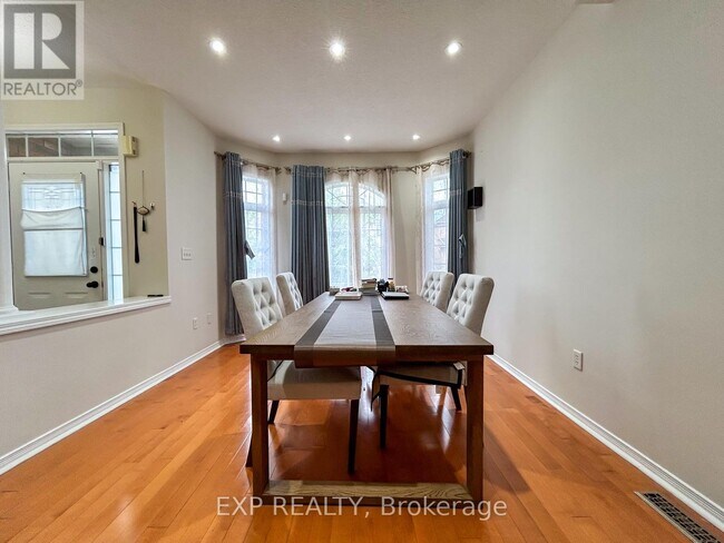 Photo - 7 Davidoff St