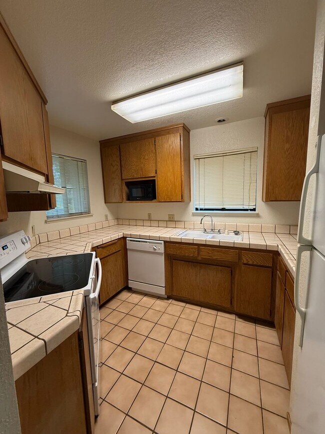 Photo - 870 Adams St Unit 870 Adams Street,  A