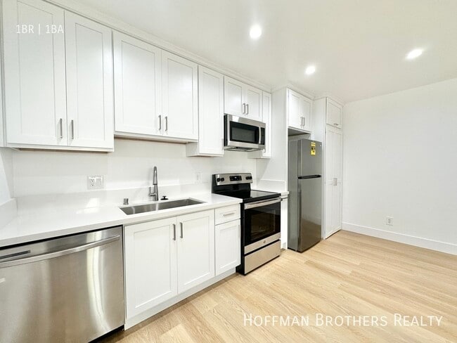 Building Photo - 3422 S Centinela Ave