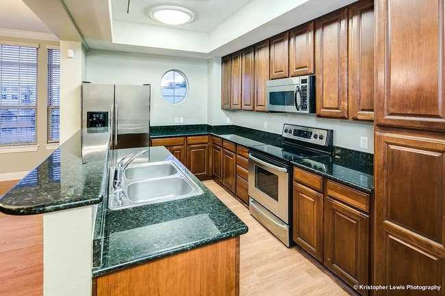 Photo - 2580 17th St Unidad 302