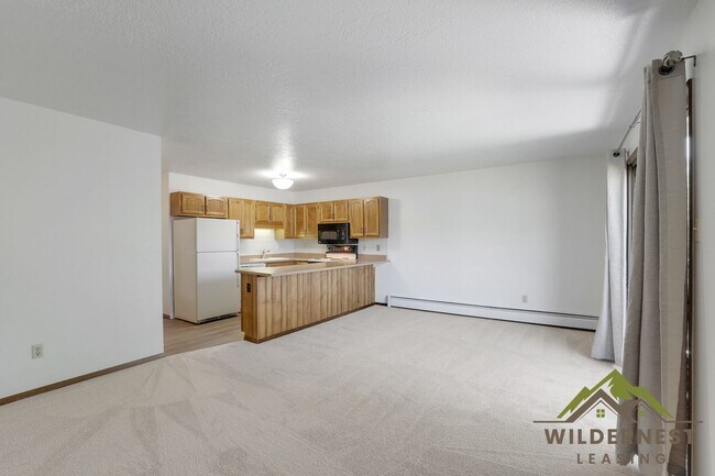 Photo - DVW Condo-New paint/Flooring- 1 Bedroom/1 ...