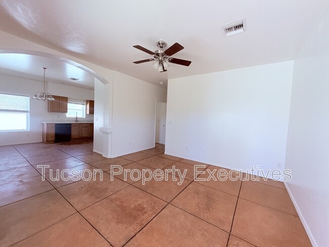 324 W 23rd St