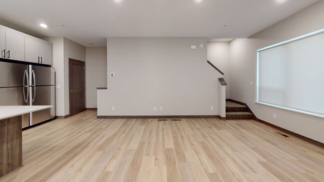 Building Photo - 520 12th Ave SE Unit #1