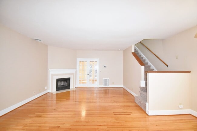 Photo - 3 Bedroom 2 Bathroom Townhome- Pets Considered