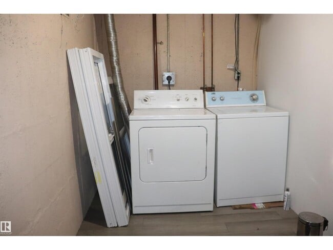8828-8151 151 Ave NW