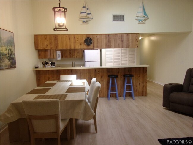 Photo - 876 Pritchard Island Rd