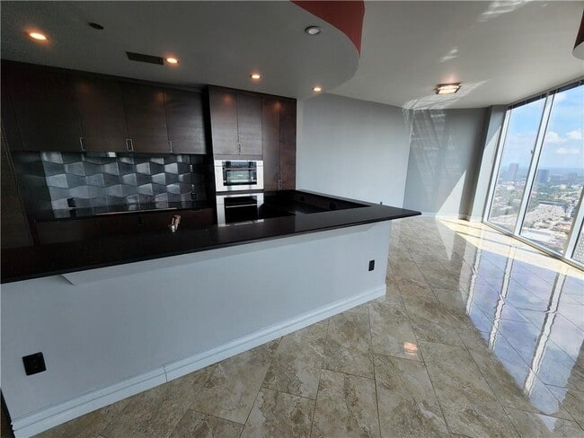 Photo - 400 W Peachtree St NW Unit 3916