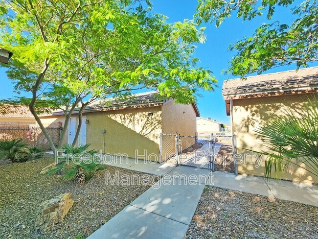 Photo - 1041 Marne Ct Unit 4