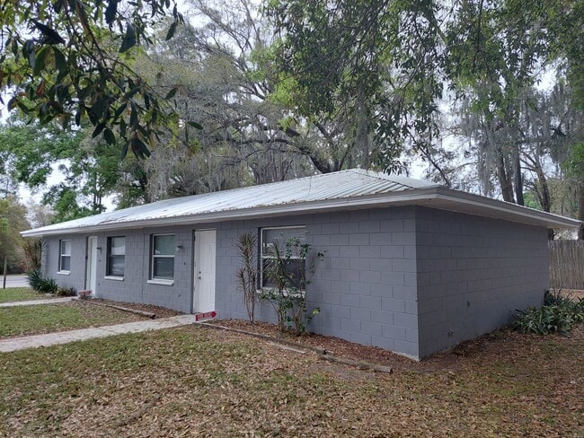 Photo - Coming Soon! 2 Bedroom, 1 Bathroom Duplex ...