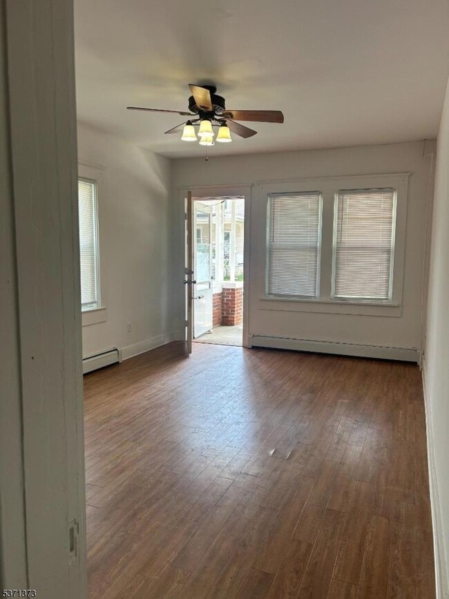 Building Photo - 226 High St Rental