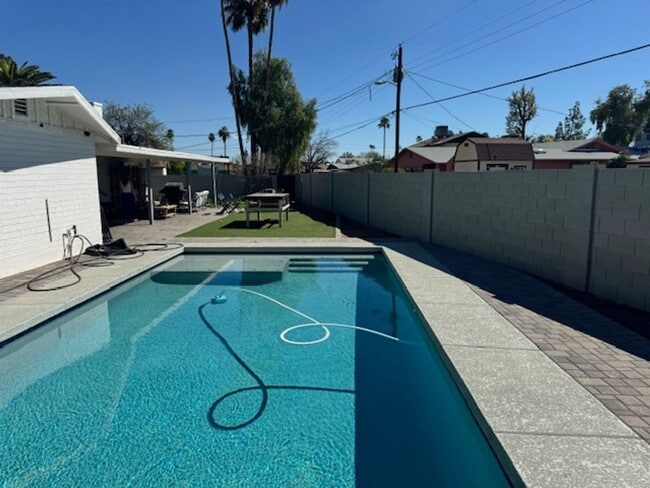 Building Photo - 6-Bedroom Tempe Home with Private Pool, Garage & Prime ASU Location