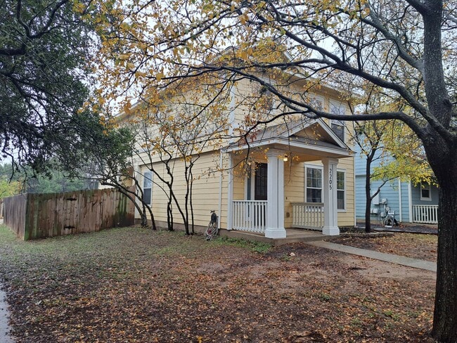 Photo - 2205 Melissa Oaks Ln