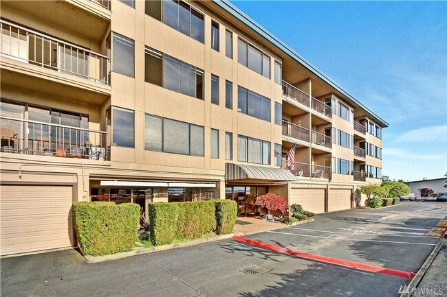 Building Photo - MARINER MANOR IS A PEACEFUL SOUND VIEW CONDO