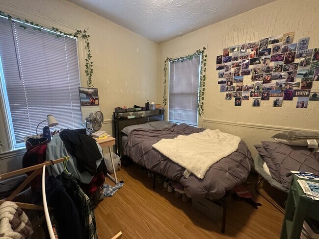 Photo - 93 Hillside St