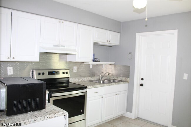 Photo - 334 Cape Coral Pkwy W Unidad 1