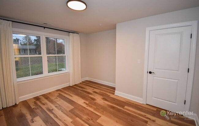 Photo - 320 Schadle Rd