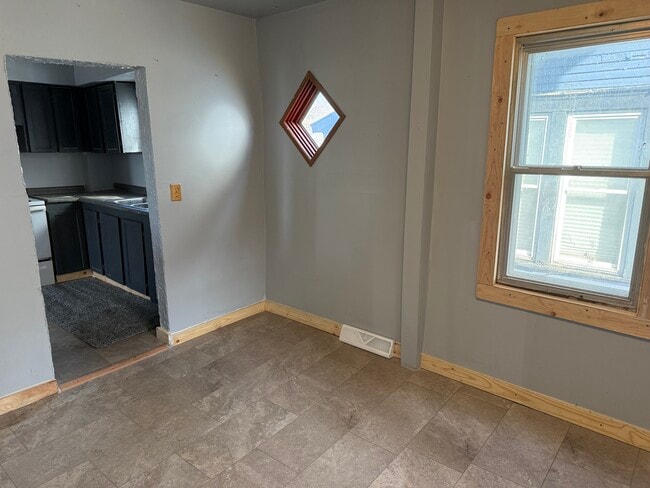 Photo - 103 N 3rd Ave