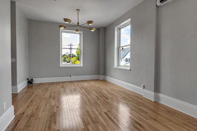 Photo - 670 Main St Apartments