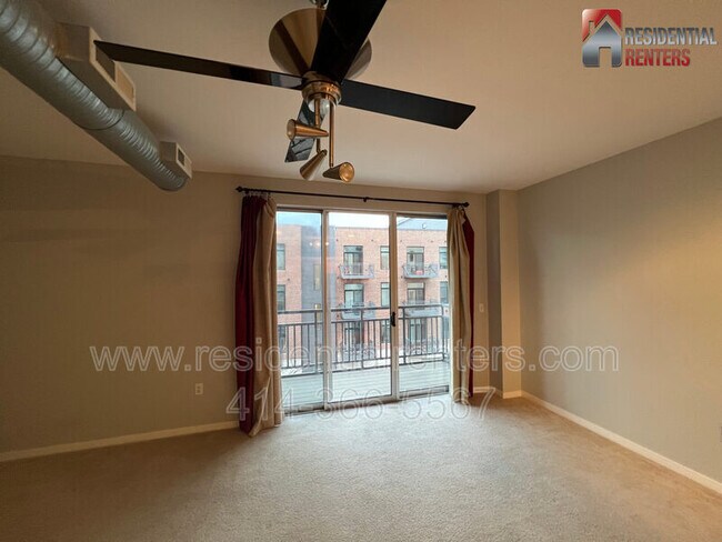 Photo - 2080 N Commerce St Unidad 204