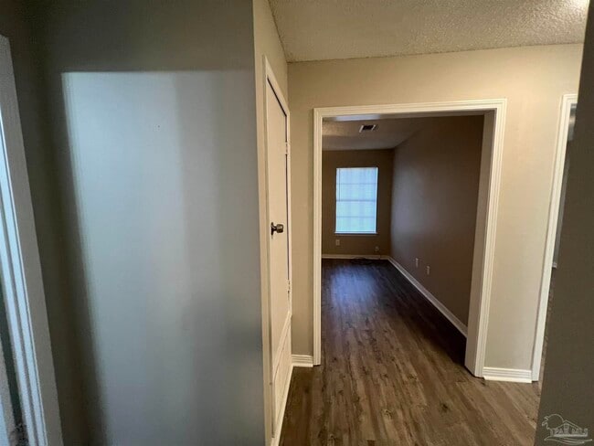 Photo - 1350 Fairchild St