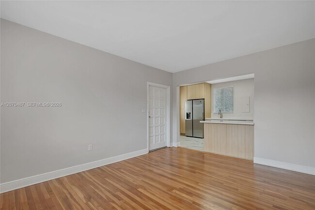 Photo - 3783 SW 27th St Unidad 0