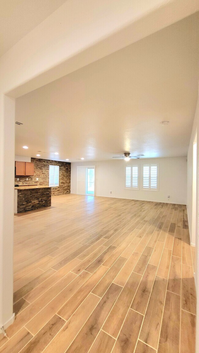 Photo - 3864 E Sedgwick Ave