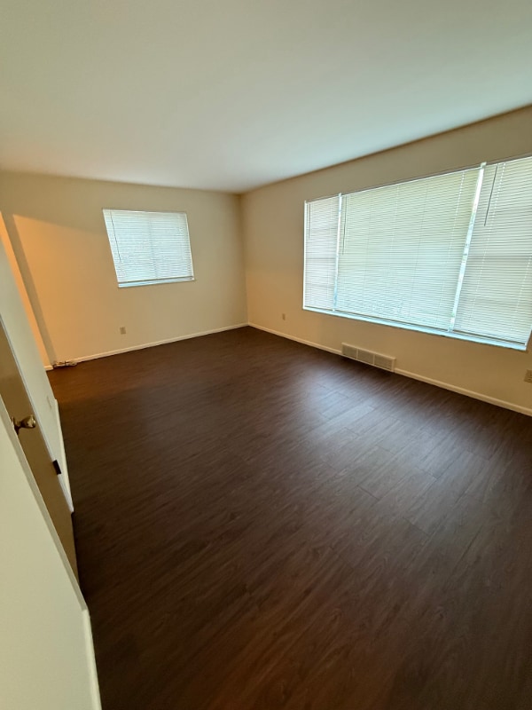 Building Photo - 5401 Eichelberger St Rental