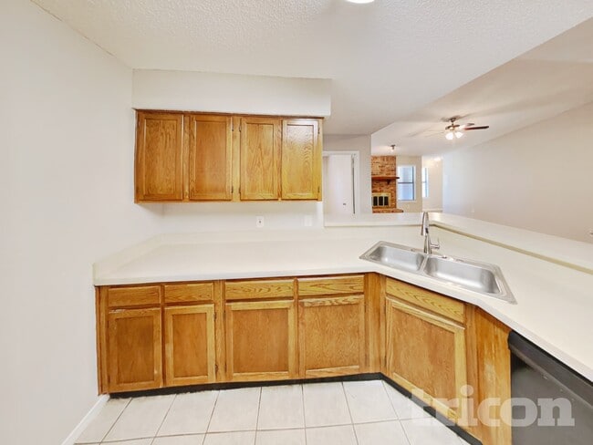 Photo - 1844 Hunting Green Dr