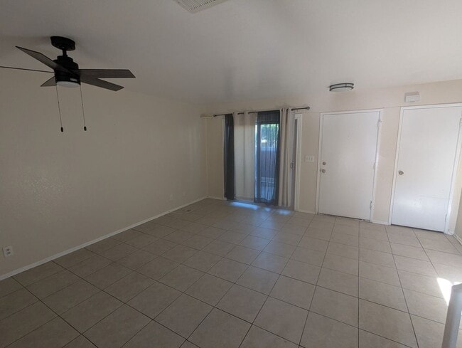 Photo - 1460 Kendall Dr Unidad 26