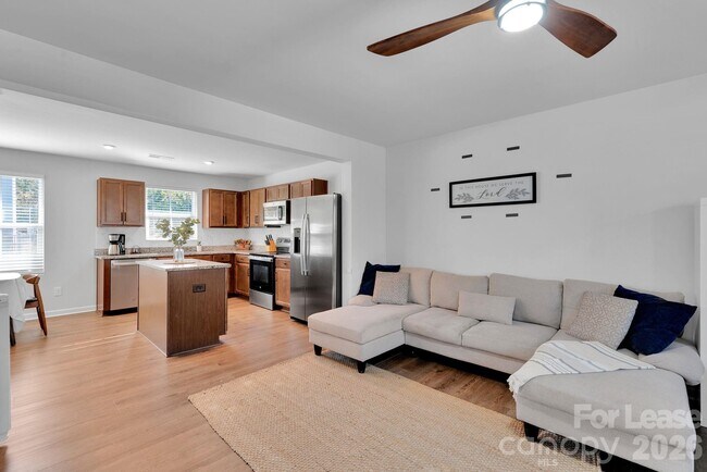 Photo - 4008 Haldane St