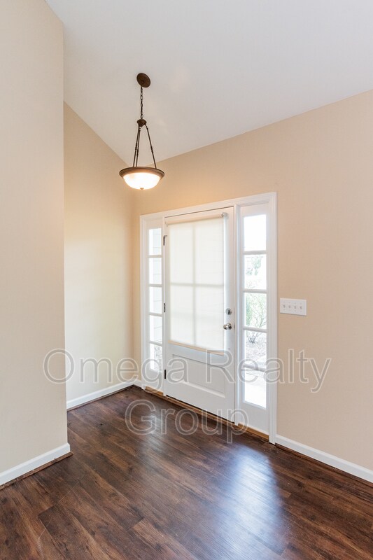 Photo - 203 Saratoga Ln